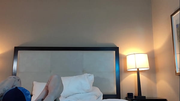 Eating Hot Petite Woman’s Pussy